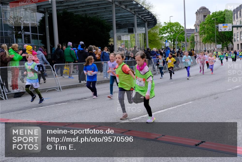 25.04.2026 - Das Zehntel Tim E. http://msf.ph/oto/9570596 25.04.2026 09:02:39 Ziel 1000, 1166, 1345, 1393, 1602, 1621, 1637, 1926, 1935, 2085, 2089, 2090, 2133, 2238, 2244, 2271, 2273, 2919, 2922, 3155, 3165, 3331 meine-sportfotos.de