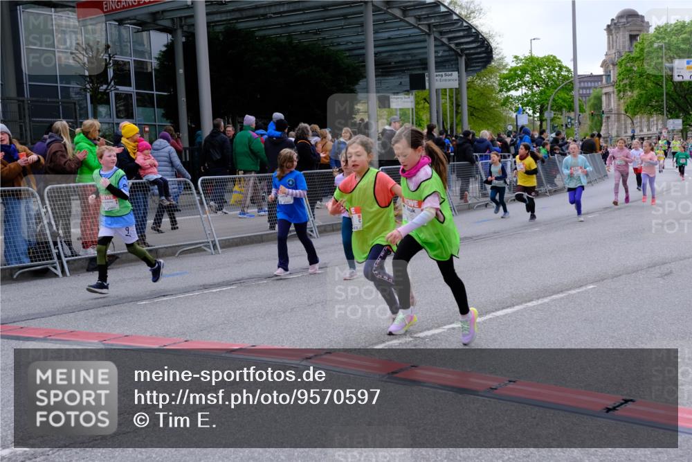 25.04.2026 - Das Zehntel Tim E. http://msf.ph/oto/9570597 25.04.2026 09:02:39 Ziel 1000, 1166, 1345, 1393, 1602, 1621, 1637, 1926, 1935, 2085, 2089, 2090, 2133, 2238, 2244, 2271, 2273, 2919, 2922, 3155, 3165, 3331 meine-sportfotos.de