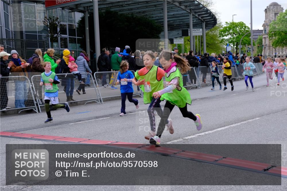 25.04.2026 - Das Zehntel Tim E. http://msf.ph/oto/9570598 25.04.2026 09:02:39 Ziel 1000, 1166, 1345, 1393, 1602, 1621, 1637, 1926, 1935, 2085, 2089, 2090, 2133, 2238, 2244, 2271, 2273, 2919, 2922, 3155, 3165, 3331 meine-sportfotos.de