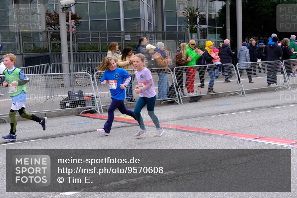 25.04.2026 - Das Zehntel Tim E. http://msf.ph/oto/9570608 25.04.2026 09:02:41 Ziel 1000, 1345, 1393, 1602, 1621, 1637, 2085, 2089, 2090, 2271, 2273, 2919, 2922, 3155, 3165, 3331 meine-sportfotos.de