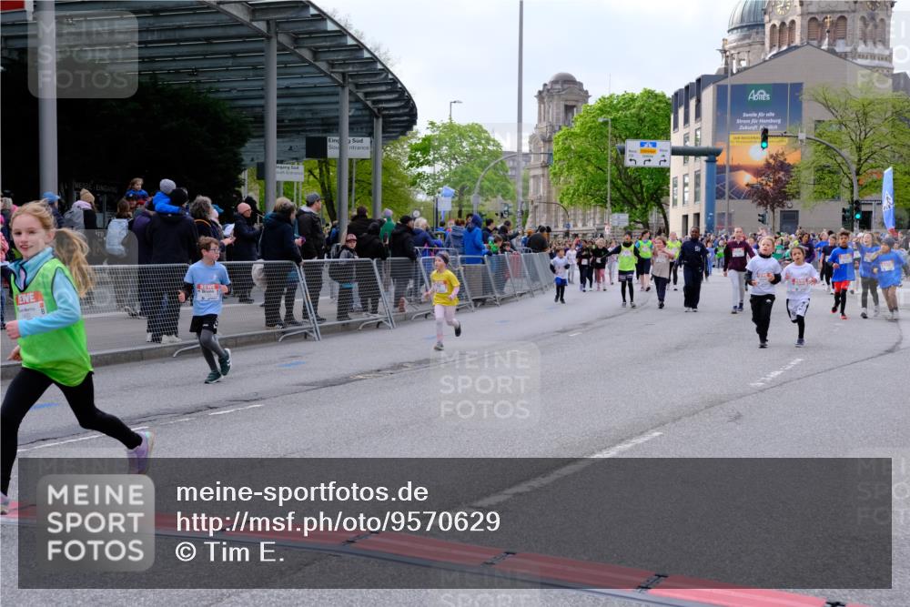 25.04.2026 - Das Zehntel Tim E. http://msf.ph/oto/9570629 25.04.2026 09:02:51 Ziel 1058, 1168, 1400, 2119, 2122, 2126, 2271, 2273, 2356, 2374, 2695, 2846, 3448, 3457 meine-sportfotos.de