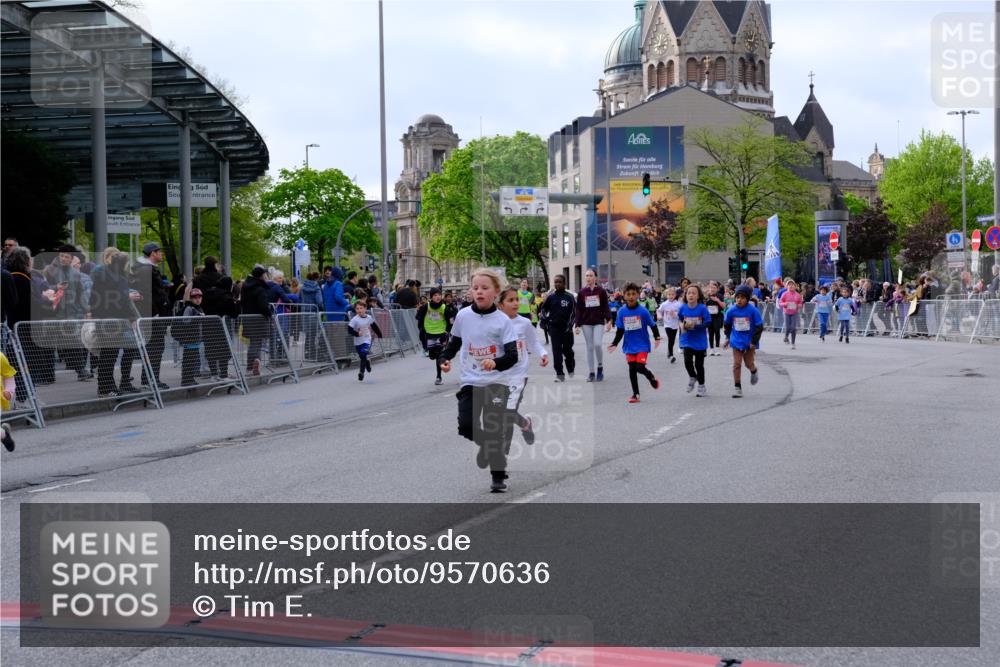 25.04.2026 - Das Zehntel Tim E. http://msf.ph/oto/9570636 25.04.2026 09:02:53 Ziel 1058, 1107, 1168, 1400, 1454, 2119, 2122, 2126, 2356, 2374, 2695, 2846, 3441, 3448, 3457, 3682 meine-sportfotos.de