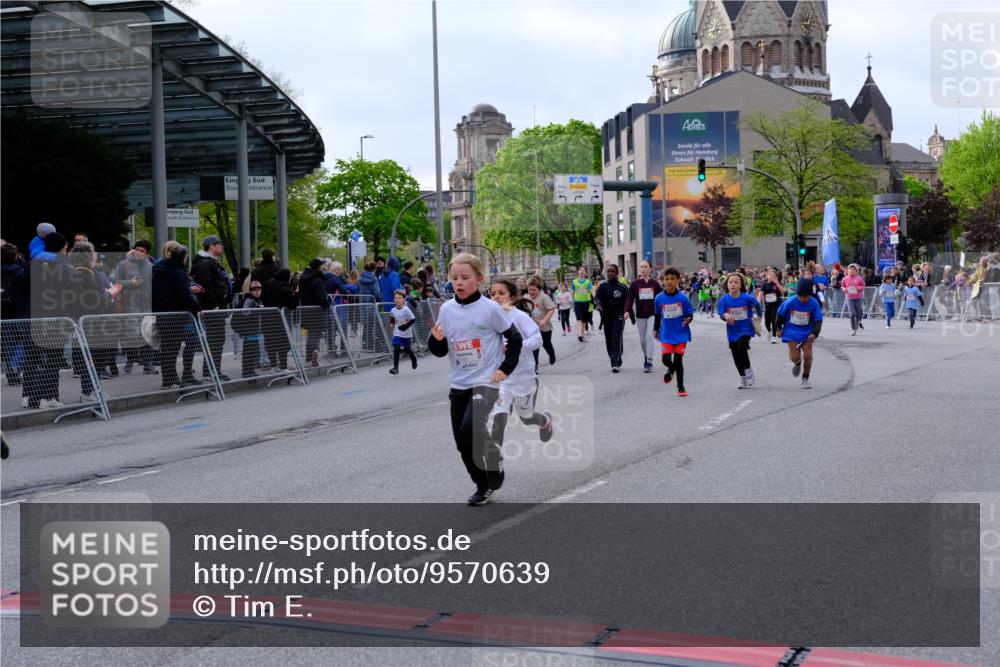 25.04.2026 - Das Zehntel Tim E. http://msf.ph/oto/9570639 25.04.2026 09:02:53 Ziel 1058, 1107, 1168, 1400, 1454, 2119, 2122, 2126, 2356, 2374, 2695, 2846, 3441, 3448, 3457, 3682 meine-sportfotos.de
