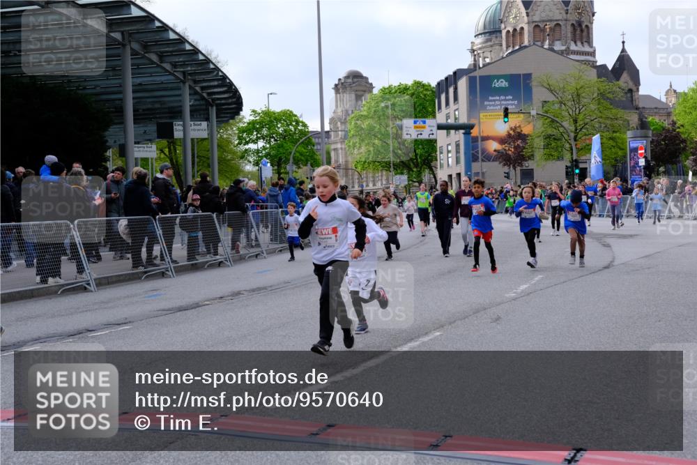 25.04.2026 - Das Zehntel Tim E. http://msf.ph/oto/9570640 25.04.2026 09:02:53 Ziel 1058, 1107, 1168, 1400, 1454, 2119, 2122, 2126, 2356, 2374, 2695, 2846, 3441, 3448, 3457, 3682 meine-sportfotos.de