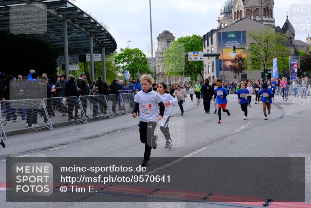 25.04.2026 - Das Zehntel Tim E. http://msf.ph/oto/9570641 25.04.2026 09:02:53 Ziel 1058, 1107, 1168, 1400, 1454, 2119, 2122, 2126, 2356, 2374, 2695, 2846, 3441, 3448, 3457, 3682 meine-sportfotos.de