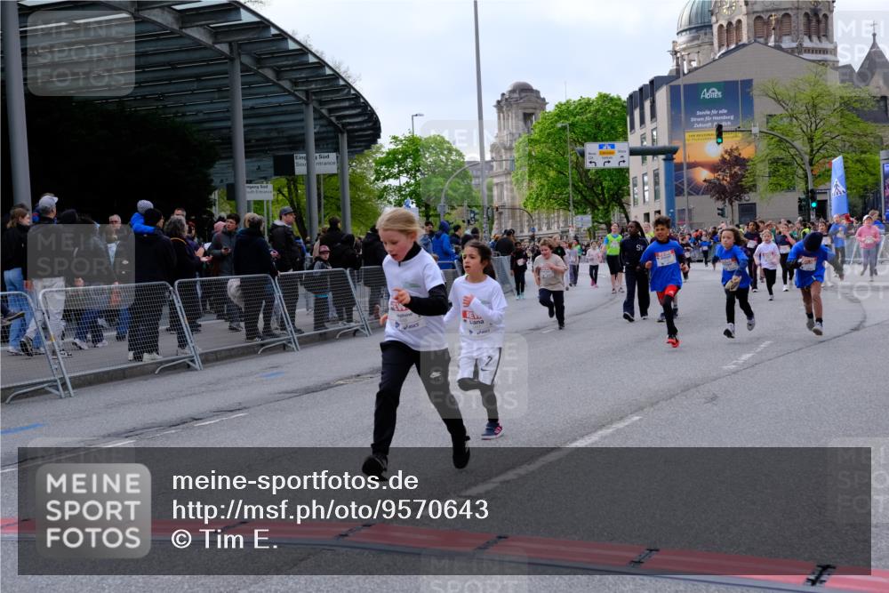 25.04.2026 - Das Zehntel Tim E. http://msf.ph/oto/9570643 25.04.2026 09:02:54 Ziel 1058, 1107, 1168, 1400, 1448, 1454, 2119, 2122, 2126, 2356, 2374, 2695, 2846, 3441, 3448, 3457, 3682 meine-sportfotos.de