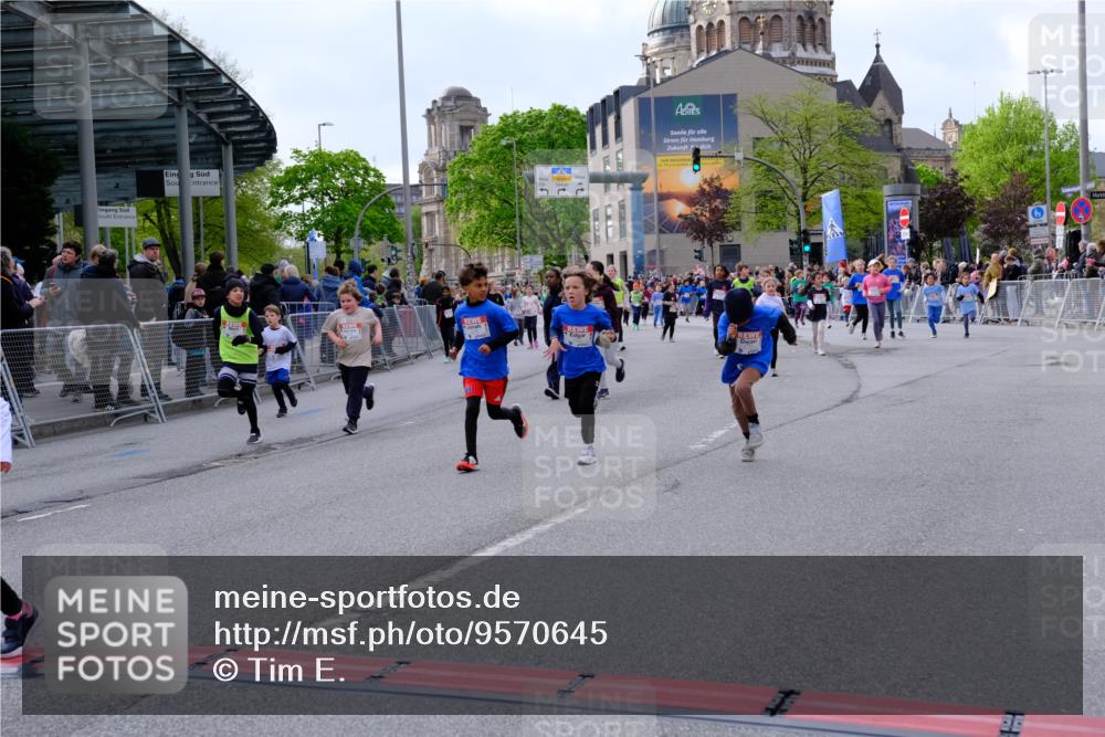 25.04.2026 - Das Zehntel Tim E. http://msf.ph/oto/9570645 25.04.2026 09:02:55 Ziel 1058, 1107, 1168, 1400, 1448, 1454, 2119, 2122, 2126, 2356, 2374, 2695, 2846, 3004, 3022, 3036, 3441, 3448, 3457, 3682 meine-sportfotos.de