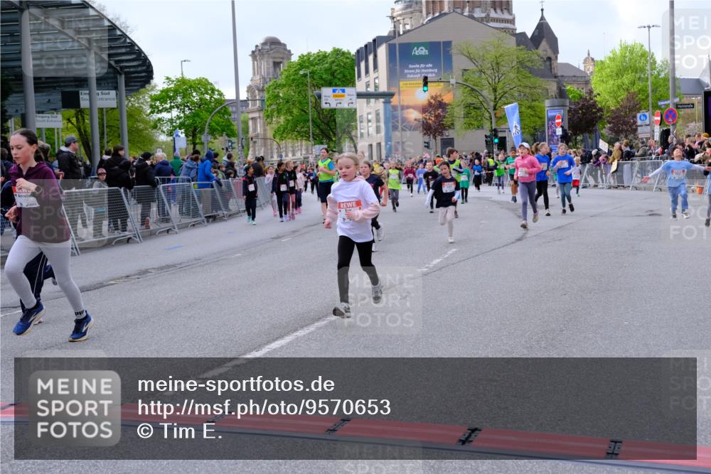 25.04.2026 - Das Zehntel Tim E. http://msf.ph/oto/9570653 25.04.2026 09:02:58 Ziel 1058, 1107, 1168, 1169, 1172, 1400, 1448, 1454, 2119, 2122, 2126, 2356, 2374, 2695, 3004, 3022, 3036, 3218, 3441, 3448, 3457, 3682, 4000 meine-sportfotos.de