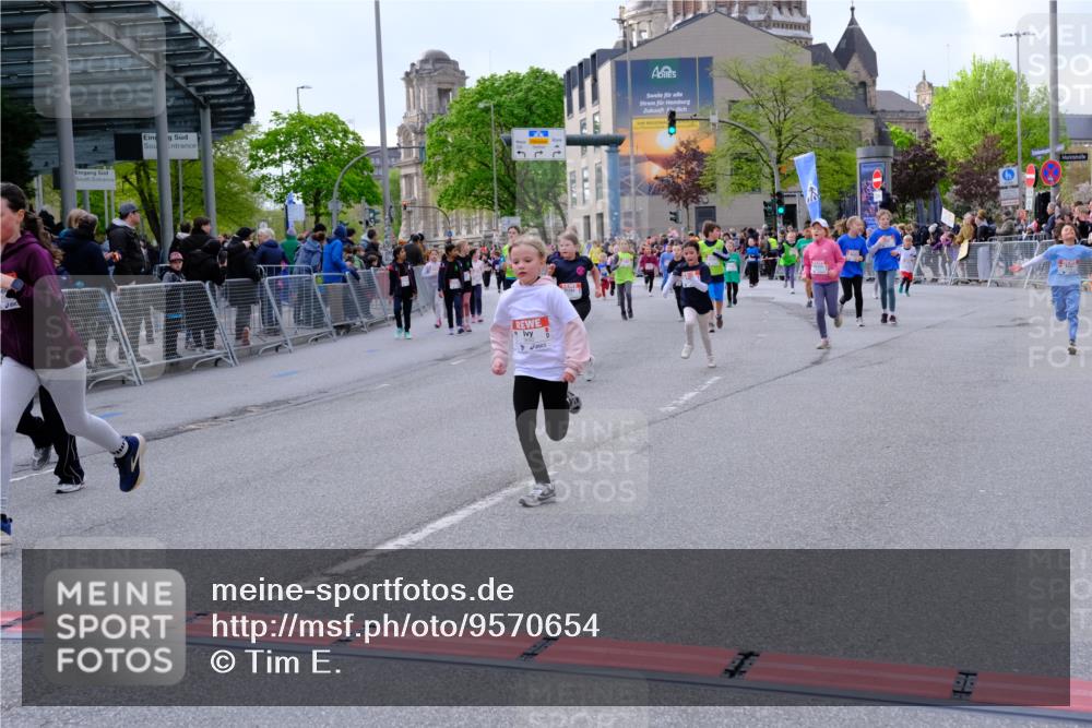 25.04.2026 - Das Zehntel Tim E. http://msf.ph/oto/9570654 25.04.2026 09:02:58 Ziel 1058, 1107, 1168, 1169, 1172, 1400, 1448, 1454, 2119, 2122, 2126, 2356, 2374, 2695, 3004, 3022, 3036, 3218, 3441, 3448, 3457, 3682, 4000 meine-sportfotos.de