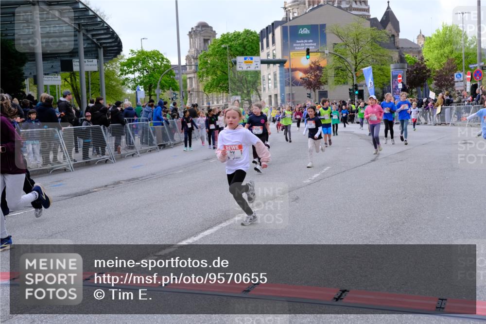 25.04.2026 - Das Zehntel Tim E. http://msf.ph/oto/9570655 25.04.2026 09:02:58 Ziel 1058, 1107, 1168, 1169, 1172, 1400, 1448, 1454, 2119, 2122, 2126, 2356, 2374, 2695, 3004, 3022, 3036, 3218, 3441, 3448, 3457, 3682, 4000 meine-sportfotos.de