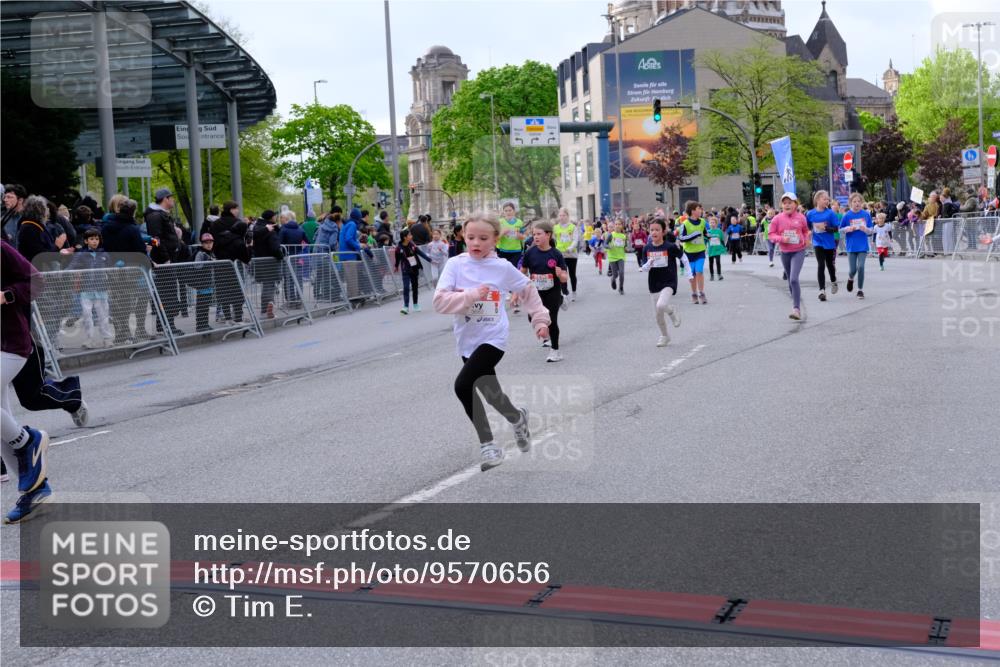 25.04.2026 - Das Zehntel Tim E. http://msf.ph/oto/9570656 25.04.2026 09:02:58 Ziel 1058, 1107, 1168, 1169, 1172, 1400, 1448, 1454, 2119, 2122, 2126, 2356, 2374, 2695, 3004, 3022, 3036, 3218, 3441, 3448, 3457, 3682, 4000 meine-sportfotos.de