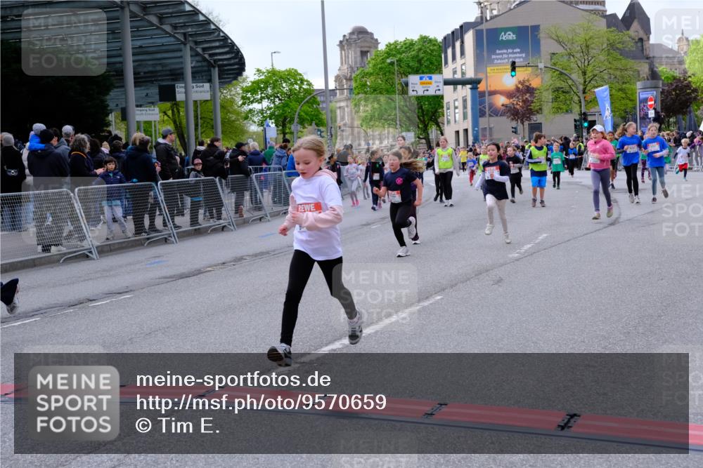 25.04.2026 - Das Zehntel Tim E. http://msf.ph/oto/9570659 25.04.2026 09:02:58 Ziel 1058, 1107, 1168, 1169, 1172, 1400, 1448, 1454, 2119, 2122, 2126, 2356, 2374, 2695, 3004, 3022, 3036, 3218, 3441, 3448, 3457, 3682, 4000 meine-sportfotos.de