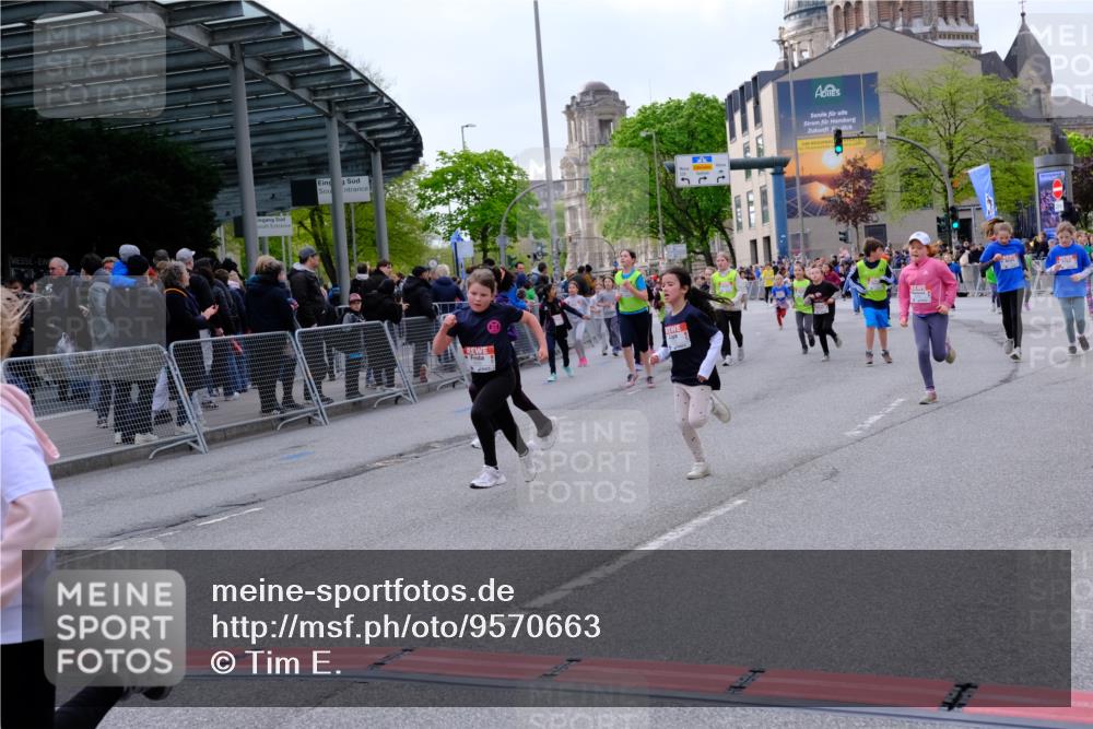 25.04.2026 - Das Zehntel Tim E. http://msf.ph/oto/9570663 25.04.2026 09:02:59 Ziel 1058, 1107, 1168, 1169, 1172, 1448, 1454, 2119, 2122, 2126, 2145, 2148, 2695, 3004, 3022, 3036, 3218, 3235, 3441, 3448, 3457, 3682, 3890, 4000 meine-sportfotos.de