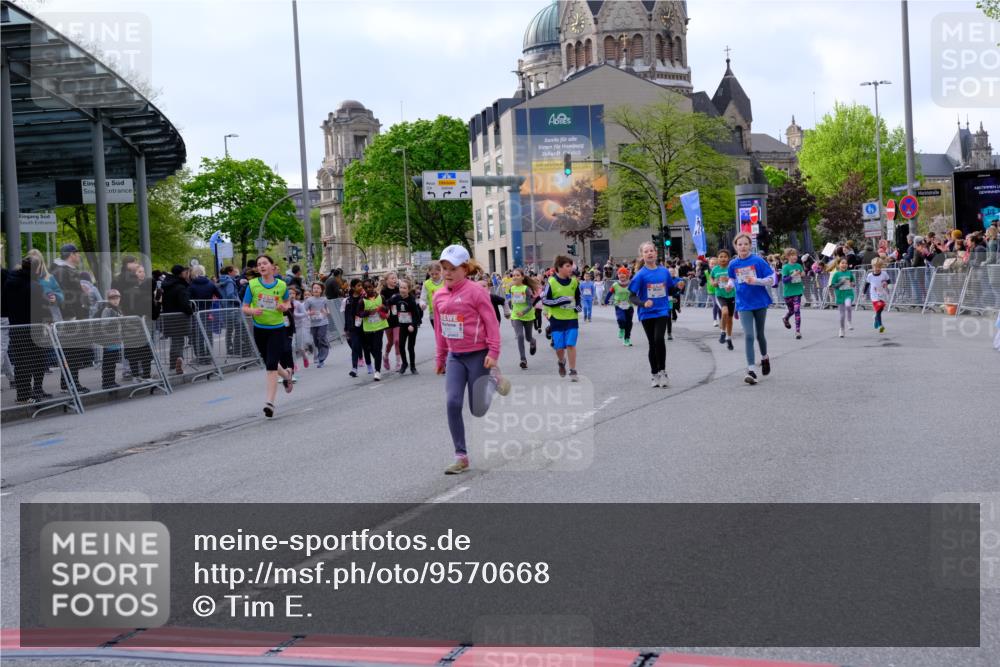 25.04.2026 - Das Zehntel Tim E. http://msf.ph/oto/9570668 25.04.2026 09:03:00 Ziel 1058, 1107, 1121, 1168, 1169, 1172, 1448, 1454, 2119, 2122, 2126, 2145, 2148, 2503, 2695, 3004, 3022, 3036, 3218, 3235, 3288, 3295, 3441, 3448, 3457, 3682, 3890, 4000 meine-sportfotos.de