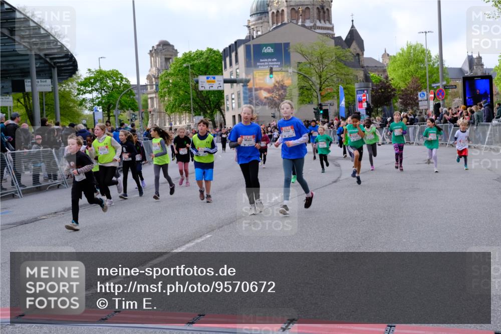 25.04.2026 - Das Zehntel Tim E. http://msf.ph/oto/9570672 25.04.2026 09:03:02 Ziel 1058, 1097, 1105, 1107, 1121, 1169, 1172, 1448, 1454, 1703, 1705, 1706, 2114, 2119, 2122, 2126, 2145, 2148, 2230, 2245, 2355, 2456, 2503, 2855, 3004, 3022, 3036, 3132, 3218, 3235, 3266, 3268, 3288, 3295, 3441, 3682, 3734, 3746, 3764, 3769, 3890, 4000 meine-sportfotos.de