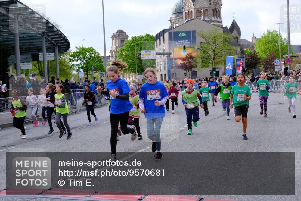 25.04.2026 - Das Zehntel Tim E. http://msf.ph/oto/9570681 25.04.2026 09:03:04 Ziel 1097, 1105, 1107, 1121, 1169, 1172, 1448, 1454, 1703, 1705, 1706, 2114, 2145, 2148, 2230, 2245, 2355, 2449, 2456, 2503, 2855, 2948, 2965, 3004, 3022, 3036, 3132, 3218, 3235, 3266, 3268, 3288, 3295, 3441, 3682, 3734, 3746, 3764, 3769, 3890, 4000 meine-sportfotos.de