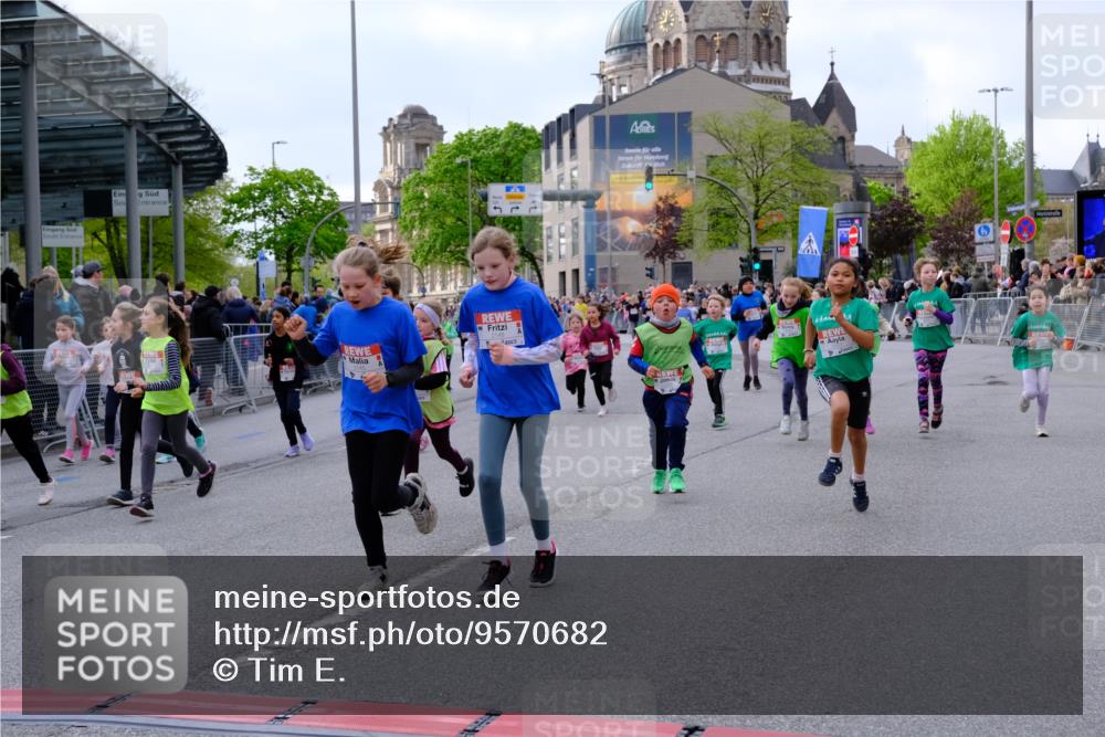 25.04.2026 - Das Zehntel Tim E. http://msf.ph/oto/9570682 25.04.2026 09:03:04 Ziel 1097, 1105, 1107, 1121, 1169, 1172, 1448, 1454, 1703, 1705, 1706, 2114, 2145, 2148, 2230, 2245, 2355, 2449, 2456, 2503, 2855, 2948, 2965, 3004, 3022, 3036, 3132, 3218, 3235, 3266, 3268, 3288, 3295, 3441, 3682, 3734, 3746, 3764, 3769, 3890, 4000 meine-sportfotos.de
