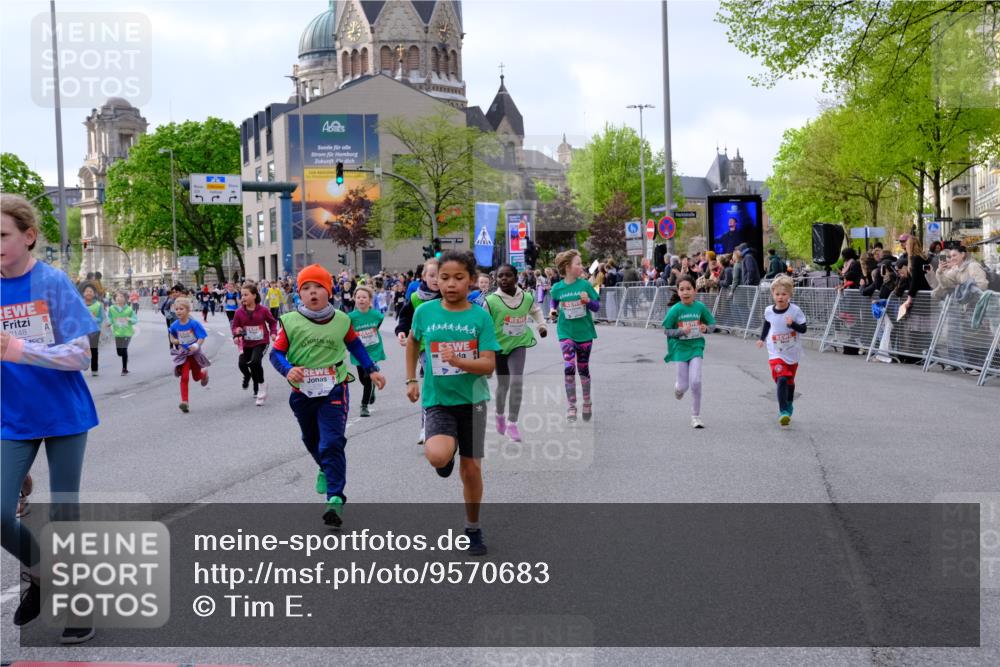 25.04.2026 - Das Zehntel Tim E. http://msf.ph/oto/9570683 25.04.2026 09:03:04 Ziel 1097, 1105, 1107, 1121, 1169, 1172, 1448, 1454, 1703, 1705, 1706, 2114, 2145, 2148, 2230, 2245, 2355, 2449, 2456, 2503, 2855, 2948, 2965, 3004, 3022, 3036, 3132, 3218, 3235, 3266, 3268, 3288, 3295, 3441, 3682, 3734, 3746, 3764, 3769, 3890, 4000 meine-sportfotos.de