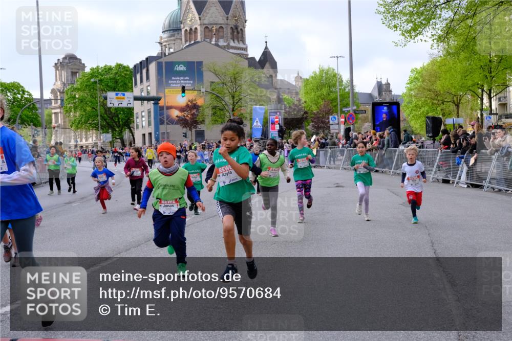 25.04.2026 - Das Zehntel Tim E. http://msf.ph/oto/9570684 25.04.2026 09:03:04 Ziel 1097, 1105, 1107, 1121, 1169, 1172, 1448, 1454, 1703, 1705, 1706, 2114, 2145, 2148, 2230, 2245, 2355, 2449, 2456, 2503, 2855, 2948, 2965, 3004, 3022, 3036, 3132, 3218, 3235, 3266, 3268, 3288, 3295, 3441, 3682, 3734, 3746, 3764, 3769, 3890, 4000 meine-sportfotos.de