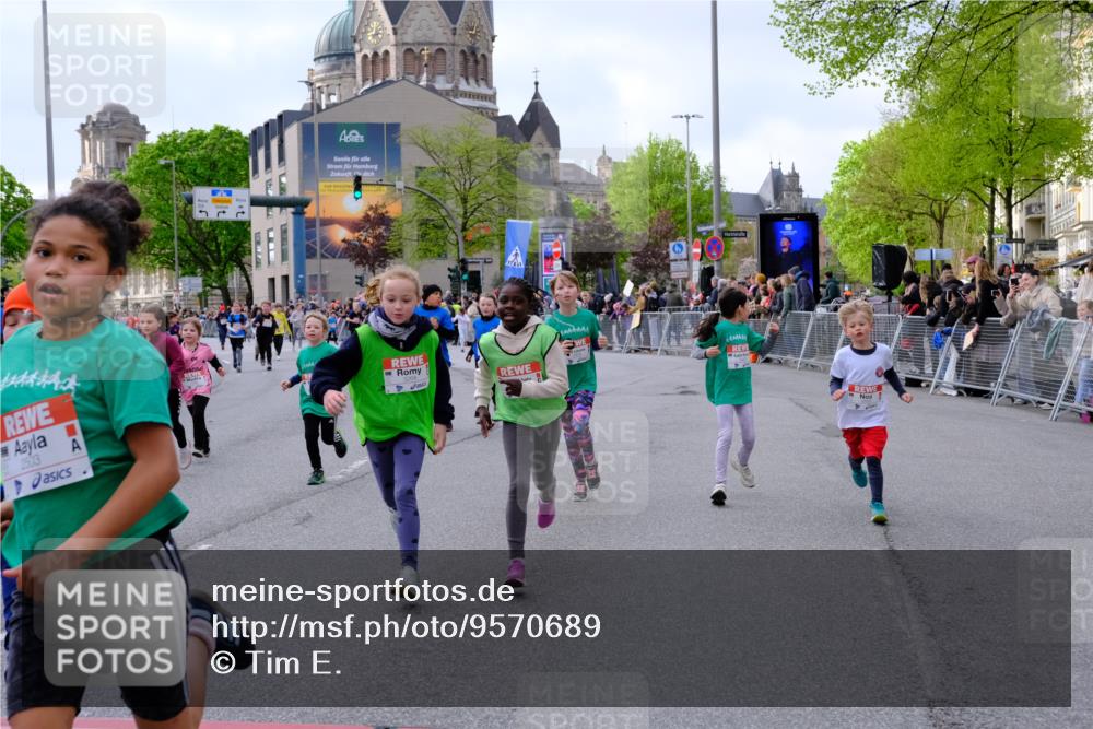 25.04.2026 - Das Zehntel Tim E. http://msf.ph/oto/9570689 25.04.2026 09:03:05 Ziel 1097, 1105, 1121, 1169, 1172, 1428, 1448, 1454, 1703, 1705, 1706, 2114, 2145, 2148, 2230, 2245, 2355, 2449, 2456, 2503, 2855, 2948, 2965, 3004, 3022, 3036, 3132, 3218, 3235, 3266, 3268, 3288, 3295, 3441, 3682, 3734, 3746, 3764, 3769, 3890, 4000 meine-sportfotos.de