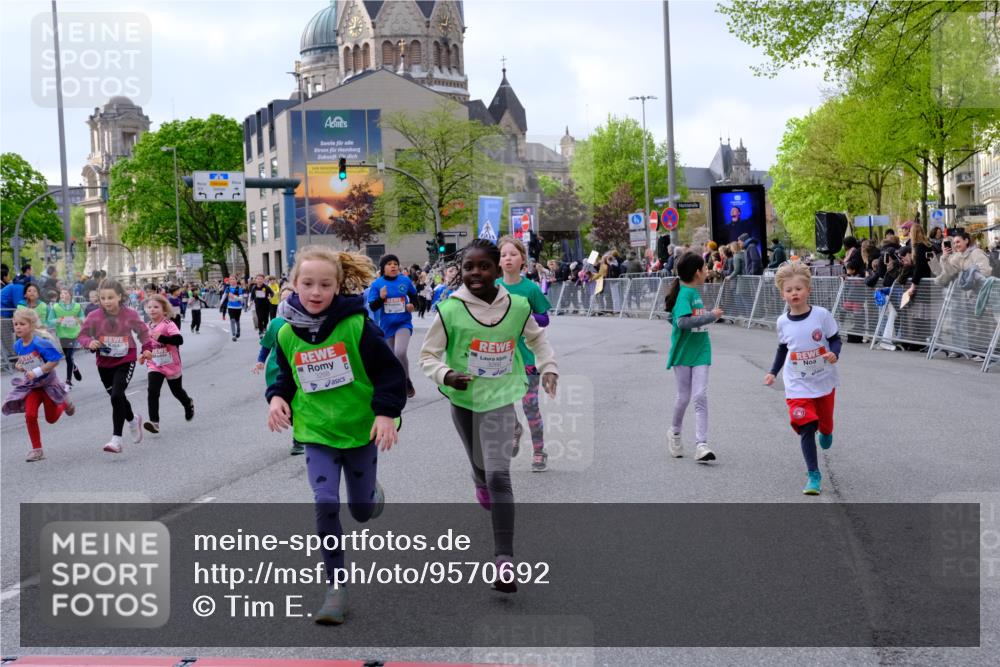 25.04.2026 - Das Zehntel Tim E. http://msf.ph/oto/9570692 25.04.2026 09:03:06 Ziel 1097, 1105, 1121, 1169, 1172, 1428, 1432, 1448, 1703, 1705, 1706, 2114, 2145, 2148, 2230, 2245, 2355, 2449, 2456, 2503, 2855, 2948, 2965, 3004, 3022, 3036, 3132, 3218, 3235, 3266, 3268, 3288, 3295, 3734, 3746, 3764, 3769, 3890, 4000 meine-sportfotos.de