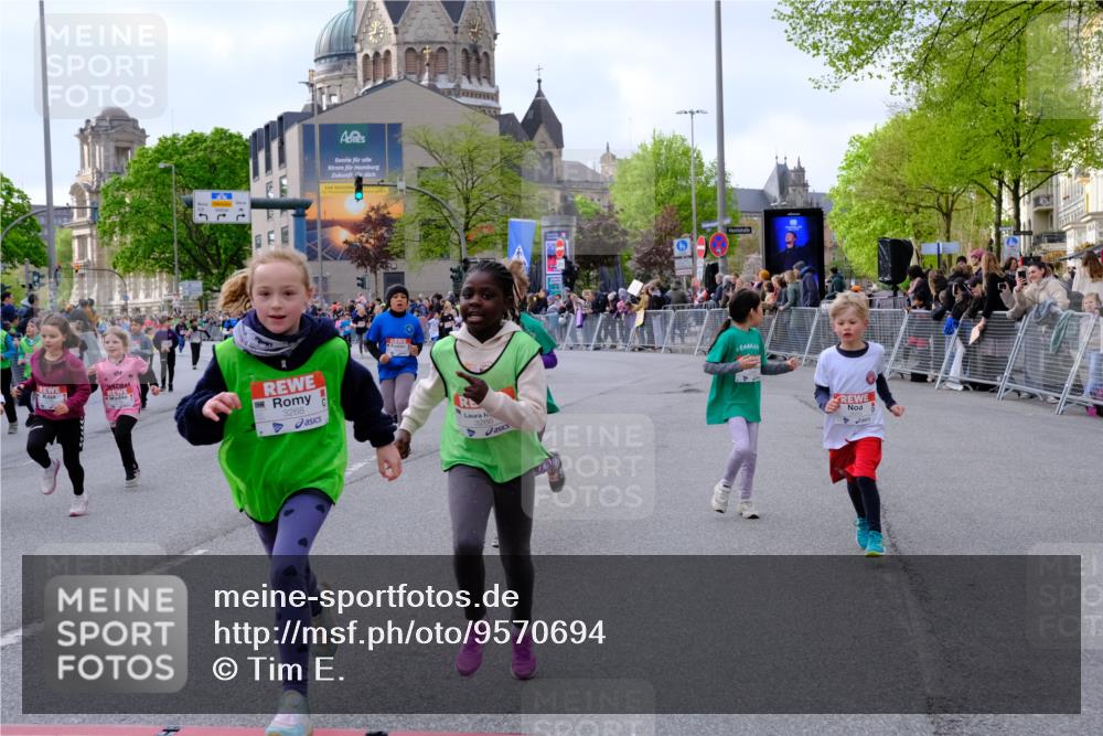 25.04.2026 - Das Zehntel Tim E. http://msf.ph/oto/9570694 25.04.2026 09:03:06 Ziel 1097, 1105, 1121, 1169, 1172, 1428, 1432, 1448, 1703, 1705, 1706, 2114, 2145, 2148, 2230, 2245, 2355, 2449, 2456, 2503, 2855, 2948, 2965, 3004, 3022, 3036, 3132, 3218, 3235, 3266, 3268, 3288, 3295, 3734, 3746, 3764, 3769, 3890, 4000 meine-sportfotos.de