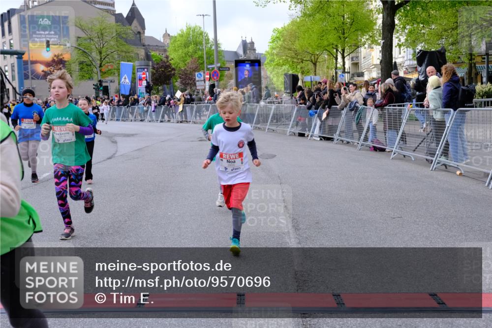 25.04.2026 - Das Zehntel Tim E. http://msf.ph/oto/9570696 25.04.2026 09:03:06 Ziel 1097, 1105, 1121, 1169, 1172, 1428, 1432, 1448, 1703, 1705, 1706, 2114, 2145, 2148, 2230, 2245, 2355, 2449, 2456, 2503, 2855, 2948, 2965, 3004, 3022, 3036, 3132, 3218, 3235, 3266, 3268, 3288, 3295, 3734, 3746, 3764, 3769, 3890, 4000 meine-sportfotos.de