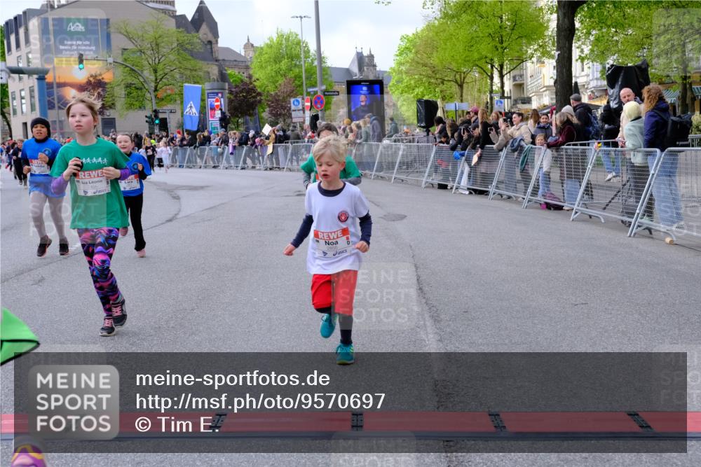 25.04.2026 - Das Zehntel Tim E. http://msf.ph/oto/9570697 25.04.2026 09:03:06 Ziel 1097, 1105, 1121, 1169, 1172, 1428, 1432, 1448, 1703, 1705, 1706, 2114, 2145, 2148, 2230, 2245, 2355, 2449, 2456, 2503, 2855, 2948, 2965, 3004, 3022, 3036, 3132, 3218, 3235, 3266, 3268, 3288, 3295, 3734, 3746, 3764, 3769, 3890, 4000 meine-sportfotos.de
