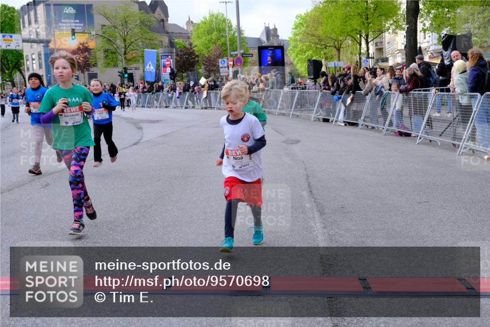 25.04.2026 - Das Zehntel Tim E. http://msf.ph/oto/9570698 25.04.2026 09:03:07 Ziel 1097, 1105, 1121, 1169, 1172, 1428, 1432, 1437, 1703, 1705, 1706, 2114, 2145, 2148, 2230, 2245, 2355, 2449, 2456, 2503, 2855, 2948, 2965, 3004, 3022, 3036, 3132, 3218, 3235, 3266, 3268, 3288, 3295, 3734, 3746, 3764, 3769, 3818, 3821, 3890, 4000 meine-sportfotos.de