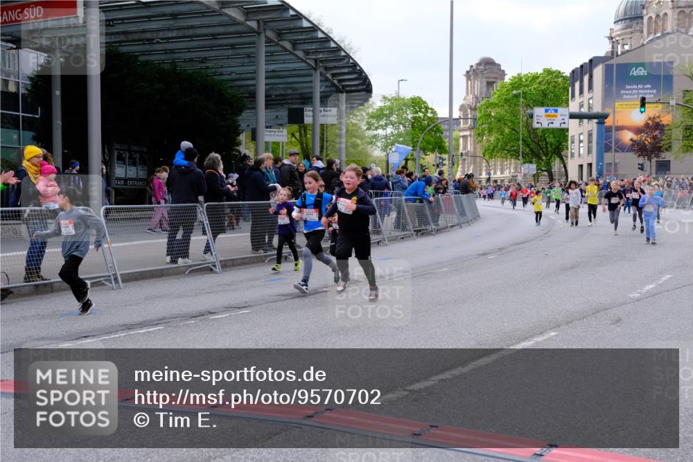 25.04.2026 - Das Zehntel Tim E. http://msf.ph/oto/9570702 25.04.2026 09:03:11 Ziel 1097, 1105, 1121, 1428, 1432, 1437, 1703, 1705, 1706, 1911, 1925, 2114, 2145, 2148, 2215, 2230, 2245, 2355, 2449, 2456, 2503, 2855, 2948, 2965, 3132, 3235, 3266, 3268, 3288, 3295, 3734, 3746, 3764, 3769, 3818, 3821, 3890 meine-sportfotos.de