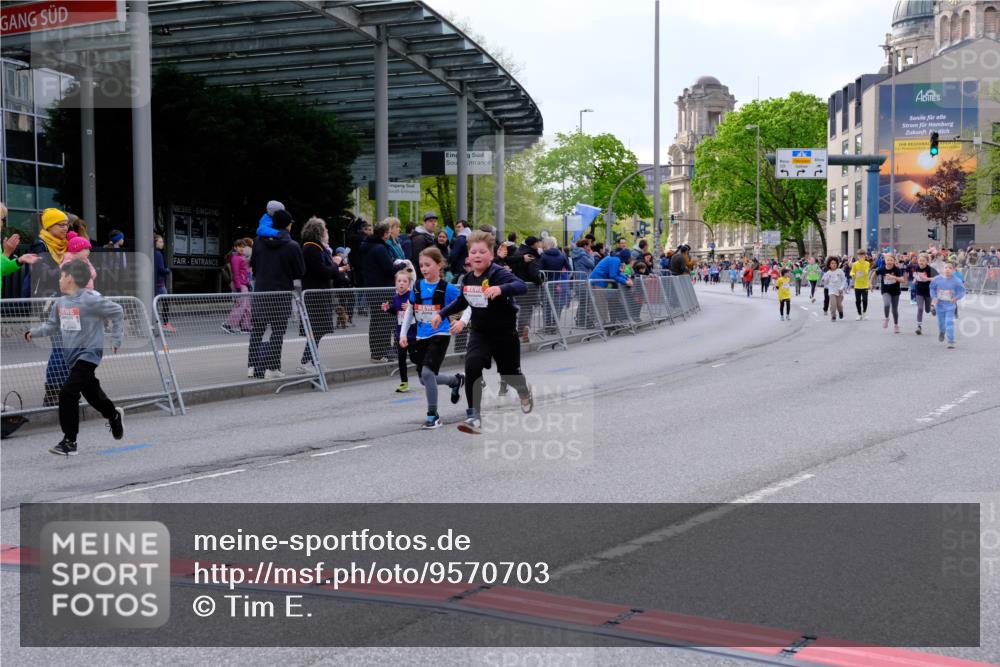 25.04.2026 - Das Zehntel Tim E. http://msf.ph/oto/9570703 25.04.2026 09:03:11 Ziel 1097, 1105, 1121, 1428, 1432, 1437, 1703, 1705, 1706, 1911, 1925, 2114, 2145, 2148, 2215, 2230, 2245, 2355, 2449, 2456, 2503, 2855, 2948, 2965, 3132, 3235, 3266, 3268, 3288, 3295, 3734, 3746, 3764, 3769, 3818, 3821, 3890 meine-sportfotos.de