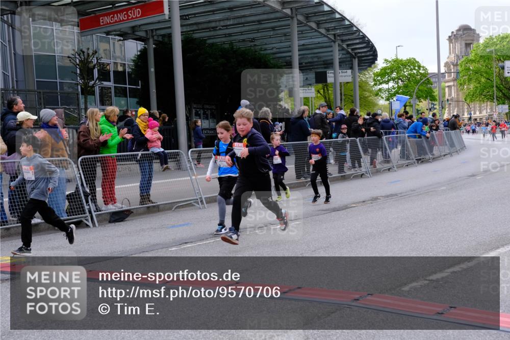 25.04.2026 - Das Zehntel Tim E. http://msf.ph/oto/9570706 25.04.2026 09:03:12 Ziel 1097, 1105, 1121, 1428, 1432, 1437, 1703, 1705, 1706, 1911, 1925, 2114, 2215, 2230, 2231, 2245, 2355, 2449, 2456, 2503, 2855, 2948, 2965, 3132, 3266, 3268, 3288, 3295, 3734, 3746, 3764, 3769, 3818, 3821 meine-sportfotos.de