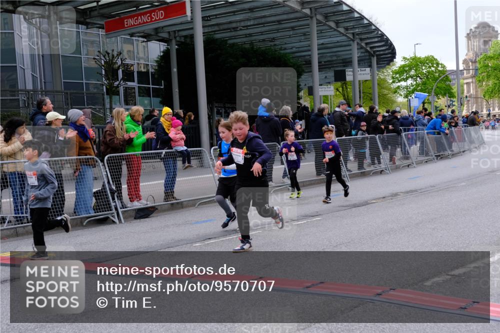 25.04.2026 - Das Zehntel Tim E. http://msf.ph/oto/9570707 25.04.2026 09:03:12 Ziel 1097, 1105, 1121, 1428, 1432, 1437, 1703, 1705, 1706, 1911, 1925, 2114, 2215, 2230, 2231, 2245, 2355, 2449, 2456, 2503, 2855, 2948, 2965, 3132, 3266, 3268, 3288, 3295, 3734, 3746, 3764, 3769, 3818, 3821 meine-sportfotos.de
