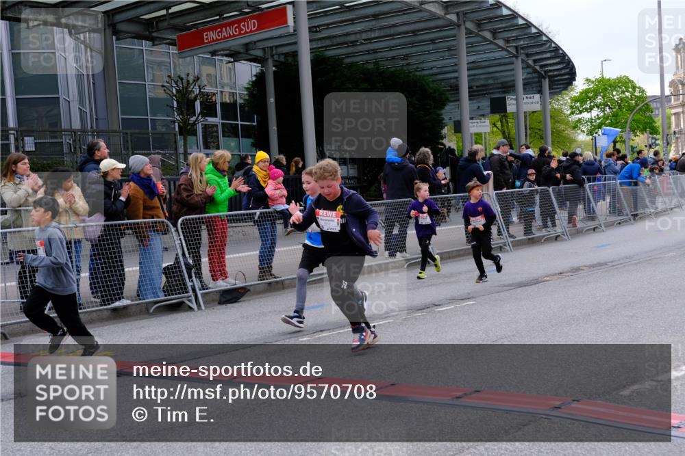 25.04.2026 - Das Zehntel Tim E. http://msf.ph/oto/9570708 25.04.2026 09:03:12 Ziel 1097, 1105, 1121, 1428, 1432, 1437, 1703, 1705, 1706, 1911, 1925, 2114, 2215, 2230, 2231, 2245, 2355, 2449, 2456, 2503, 2855, 2948, 2965, 3132, 3266, 3268, 3288, 3295, 3734, 3746, 3764, 3769, 3818, 3821 meine-sportfotos.de