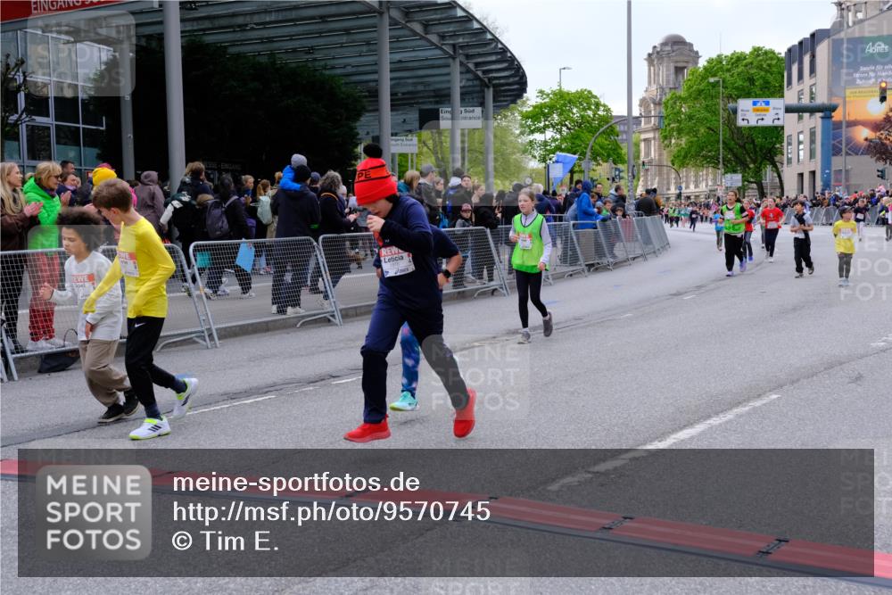 25.04.2026 - Das Zehntel Tim E. http://msf.ph/oto/9570745 25.04.2026 09:03:22 Ziel 1864, 1876, 2212, 2215, 2231, 3321, 3325, 3347, 3366, 3386, 3388, 3478, 3482, 3728 meine-sportfotos.de
