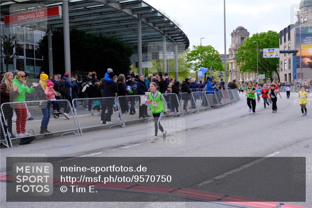25.04.2026 - Das Zehntel Tim E. http://msf.ph/oto/9570750 25.04.2026 09:03:23 Ziel 1864, 1876, 2212, 2215, 2231, 2403, 3050, 3056, 3321, 3325, 3347, 3366, 3386, 3388, 3478, 3482, 3728 meine-sportfotos.de