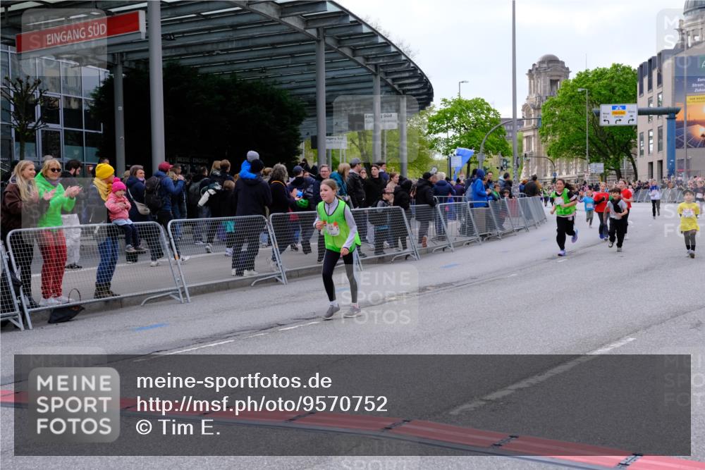 25.04.2026 - Das Zehntel Tim E. http://msf.ph/oto/9570752 25.04.2026 09:03:23 Ziel 1864, 1876, 2212, 2215, 2231, 2403, 3050, 3056, 3321, 3325, 3347, 3366, 3386, 3388, 3478, 3482, 3728 meine-sportfotos.de