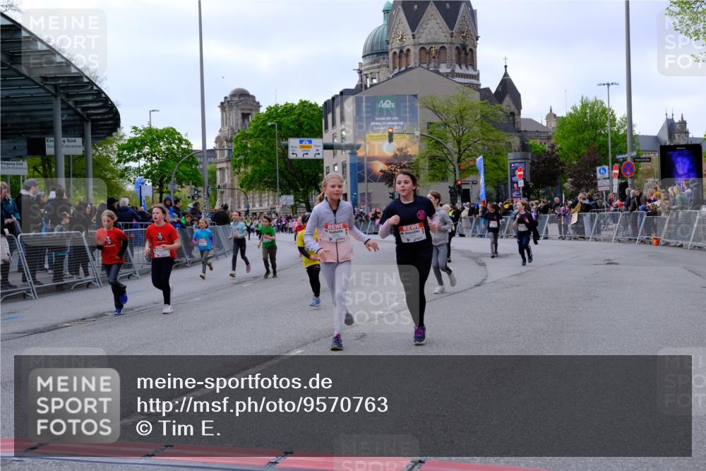 25.04.2026 - Das Zehntel Tim E. http://msf.ph/oto/9570763 25.04.2026 09:03:27 Ziel 1864, 1876, 2403, 2569, 2576, 2706, 3050, 3056, 3321, 3325, 3347, 3366, 3749, 3763, 3792 meine-sportfotos.de
