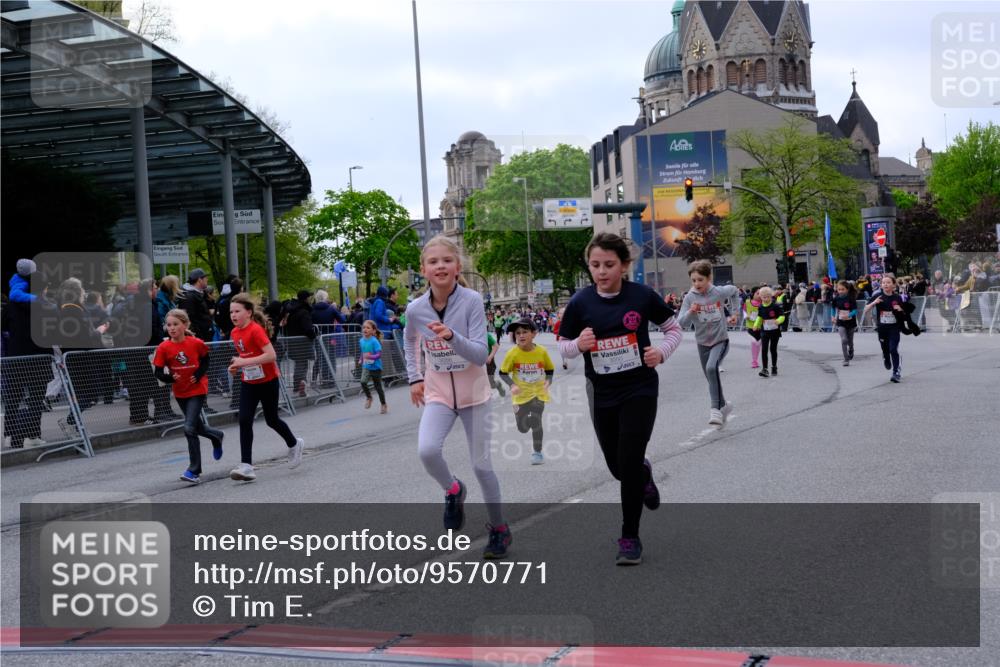 25.04.2026 - Das Zehntel Tim E. http://msf.ph/oto/9570771 25.04.2026 09:03:28 Ziel 1663, 1864, 1876, 2403, 2569, 2576, 2706, 3035, 3050, 3056, 3321, 3325, 3347, 3366, 3749, 3763, 3792 meine-sportfotos.de