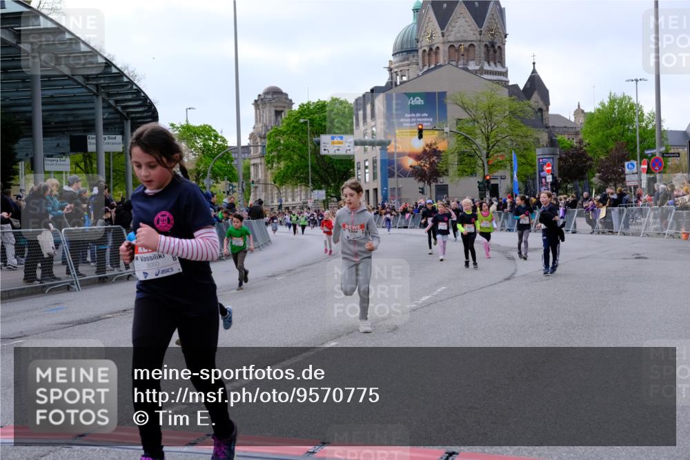 25.04.2026 - Das Zehntel Tim E. http://msf.ph/oto/9570775 25.04.2026 09:03:29 Ziel 1663, 1864, 1876, 2403, 2569, 2576, 2706, 3013, 3018, 3031, 3035, 3050, 3056, 3321, 3325, 3347, 3366, 3749, 3763, 3792 meine-sportfotos.de