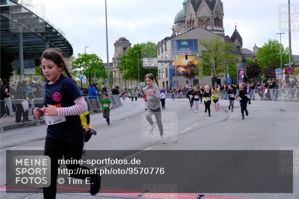 25.04.2026 - Das Zehntel Tim E. http://msf.ph/oto/9570776 25.04.2026 09:03:29 Ziel 1663, 1864, 1876, 2403, 2569, 2576, 2706, 3013, 3018, 3031, 3035, 3050, 3056, 3321, 3325, 3347, 3366, 3749, 3763, 3792 meine-sportfotos.de