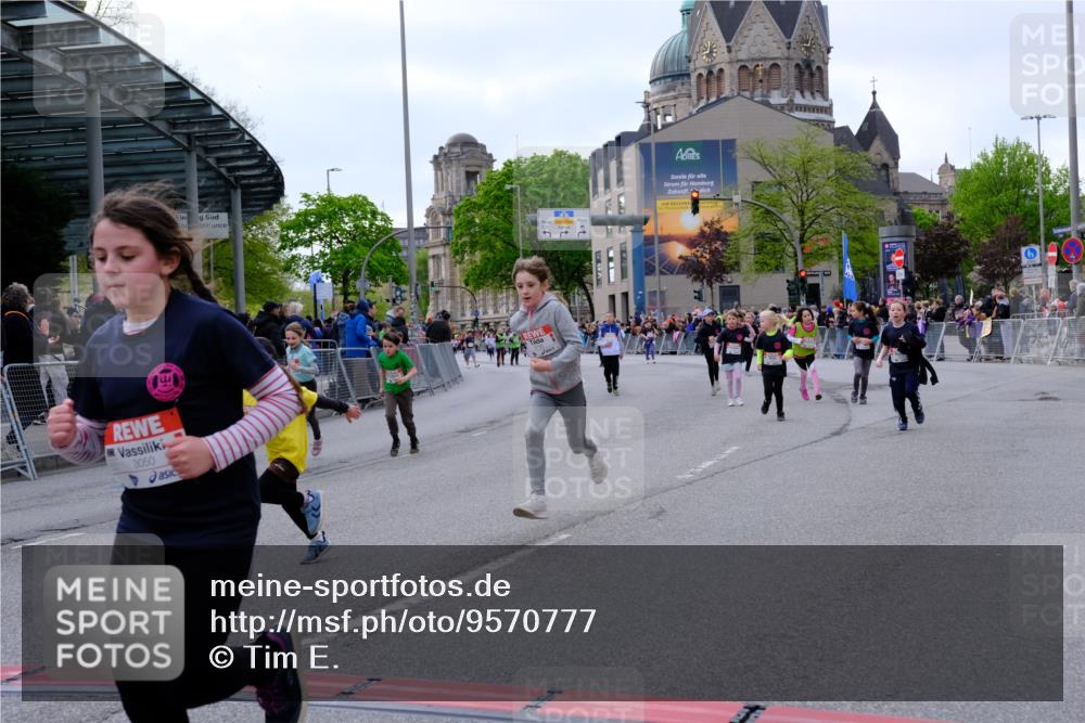 25.04.2026 - Das Zehntel Tim E. http://msf.ph/oto/9570777 25.04.2026 09:03:29 Ziel 1663, 1864, 1876, 2403, 2569, 2576, 2706, 3013, 3018, 3031, 3035, 3050, 3056, 3321, 3325, 3347, 3366, 3749, 3763, 3792 meine-sportfotos.de