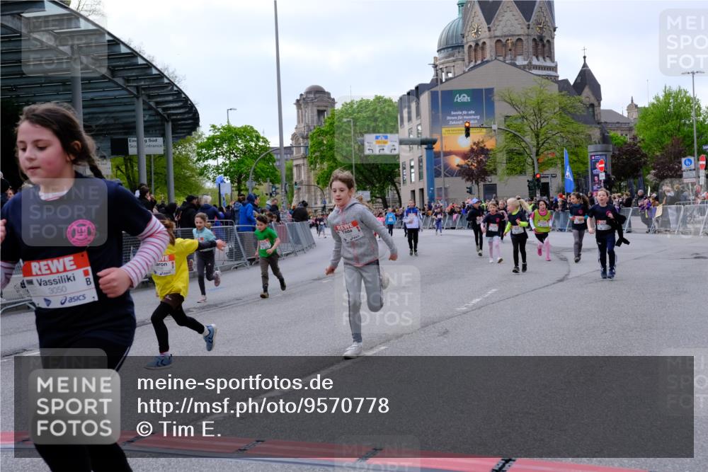25.04.2026 - Das Zehntel Tim E. http://msf.ph/oto/9570778 25.04.2026 09:03:29 Ziel 1663, 1864, 1876, 2403, 2569, 2576, 2706, 3013, 3018, 3031, 3035, 3050, 3056, 3321, 3325, 3347, 3366, 3749, 3763, 3792 meine-sportfotos.de