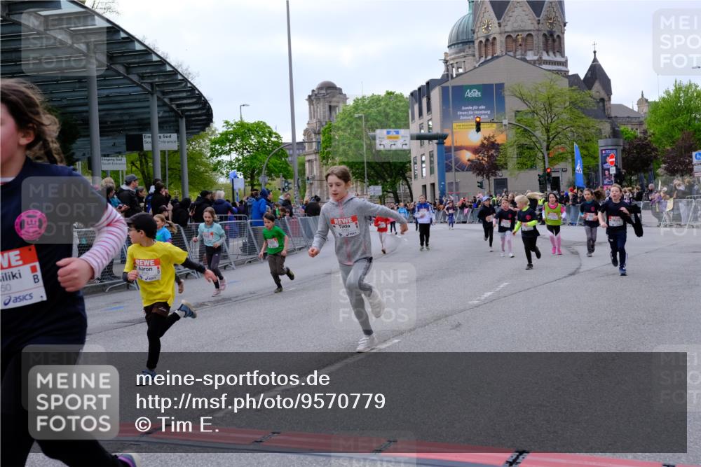 25.04.2026 - Das Zehntel Tim E. http://msf.ph/oto/9570779 25.04.2026 09:03:29 Ziel 1663, 1864, 1876, 2403, 2569, 2576, 2706, 3013, 3018, 3031, 3035, 3050, 3056, 3321, 3325, 3347, 3366, 3749, 3763, 3792 meine-sportfotos.de