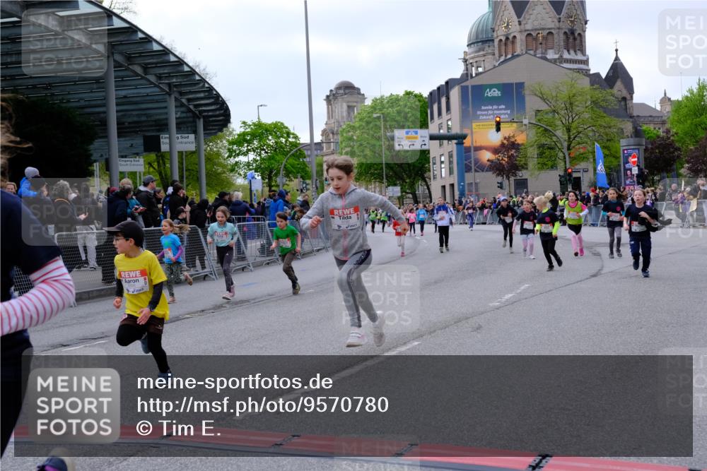 25.04.2026 - Das Zehntel Tim E. http://msf.ph/oto/9570780 25.04.2026 09:03:29 Ziel 1663, 1864, 1876, 2403, 2569, 2576, 2706, 3013, 3018, 3031, 3035, 3050, 3056, 3321, 3325, 3347, 3366, 3749, 3763, 3792 meine-sportfotos.de