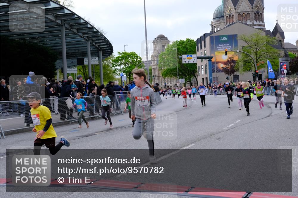 25.04.2026 - Das Zehntel Tim E. http://msf.ph/oto/9570782 25.04.2026 09:03:30 Ziel 1663, 2403, 2569, 2576, 2706, 3013, 3018, 3031, 3035, 3050, 3056, 3057, 3262, 3321, 3325, 3749, 3763, 3792 meine-sportfotos.de