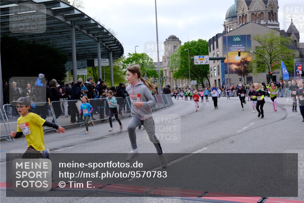 25.04.2026 - Das Zehntel Tim E. http://msf.ph/oto/9570783 25.04.2026 09:03:30 Ziel 1663, 2403, 2569, 2576, 2706, 3013, 3018, 3031, 3035, 3050, 3056, 3057, 3262, 3321, 3325, 3749, 3763, 3792 meine-sportfotos.de
