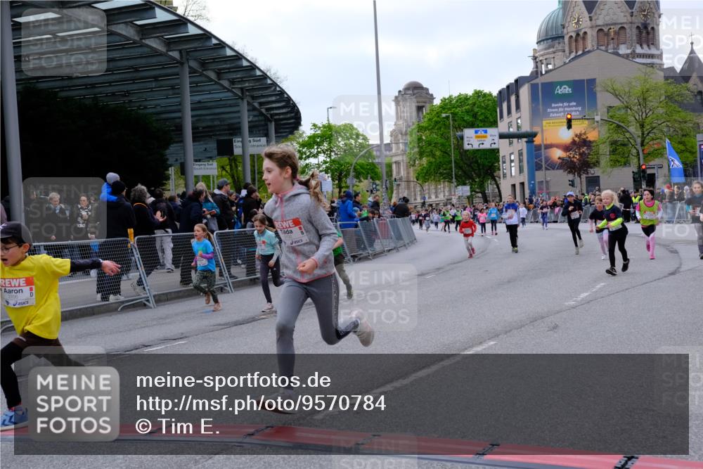 25.04.2026 - Das Zehntel Tim E. http://msf.ph/oto/9570784 25.04.2026 09:03:30 Ziel 1663, 2403, 2569, 2576, 2706, 3013, 3018, 3031, 3035, 3050, 3056, 3057, 3262, 3321, 3325, 3749, 3763, 3792 meine-sportfotos.de