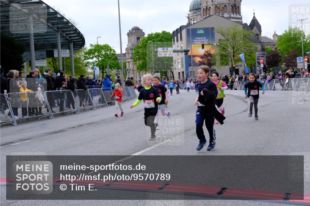 25.04.2026 - Das Zehntel Tim E. http://msf.ph/oto/9570789 25.04.2026 09:03:33 Ziel 1062, 1663, 1933, 2403, 2569, 2576, 2706, 3013, 3018, 3031, 3035, 3050, 3056, 3057, 3262, 3325, 3749, 3763, 3792 meine-sportfotos.de