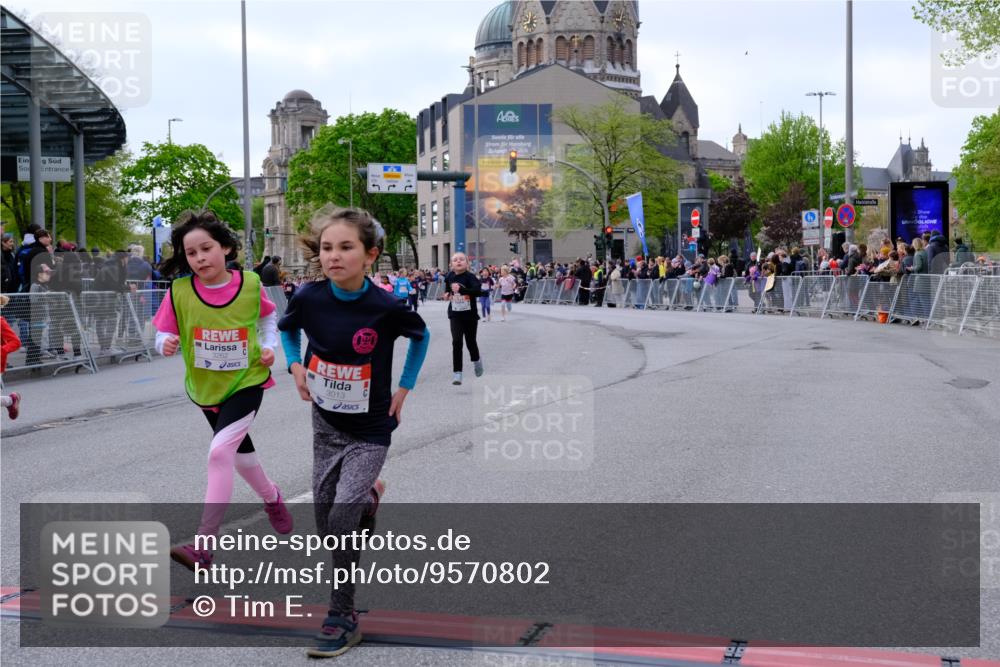 25.04.2026 - Das Zehntel Tim E. http://msf.ph/oto/9570802 25.04.2026 09:03:35 Ziel 1062, 1623, 1663, 1933, 2403, 2569, 2576, 2706, 3013, 3018, 3031, 3035, 3050, 3056, 3057, 3262, 3749, 3763, 3792 meine-sportfotos.de